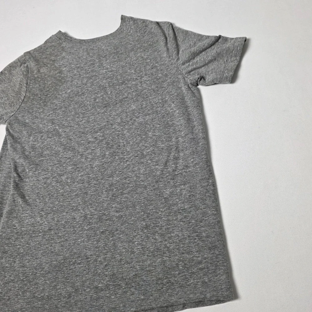 OshKosh B'gosh Graphic T-Shirt Boys Size 8 Gray Short Sleeve Logo Tee